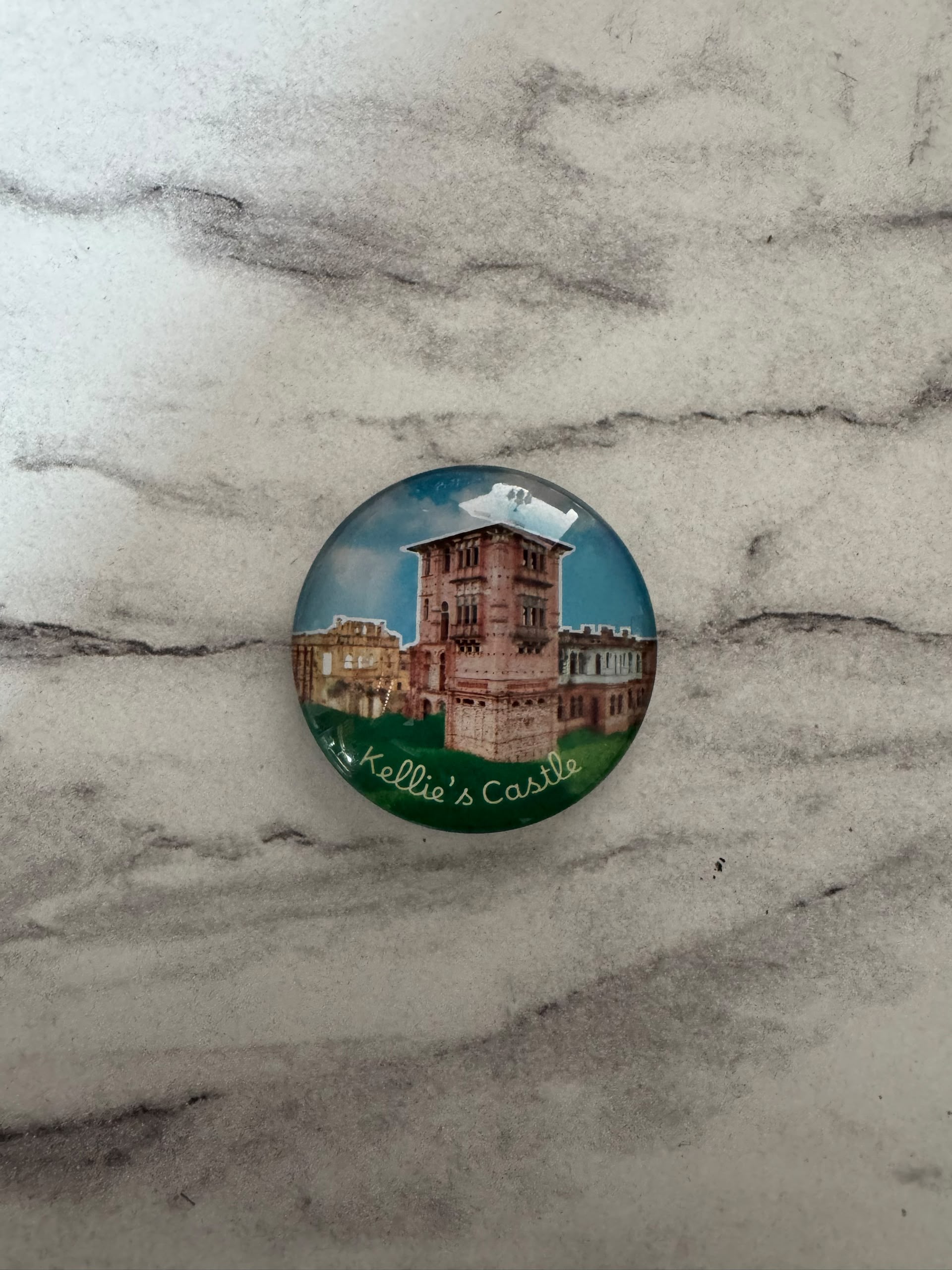 GLASS FRIDGE MAGNET KELLIE'S CASTLE D2