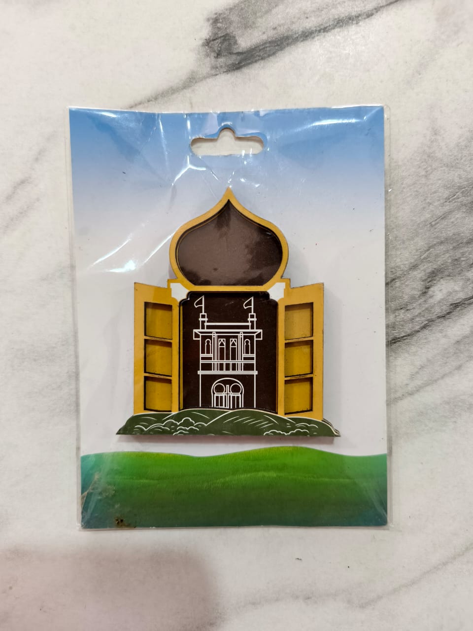 WOODEN FRIDGE MAGNET KELLIE'S CASTLE D1