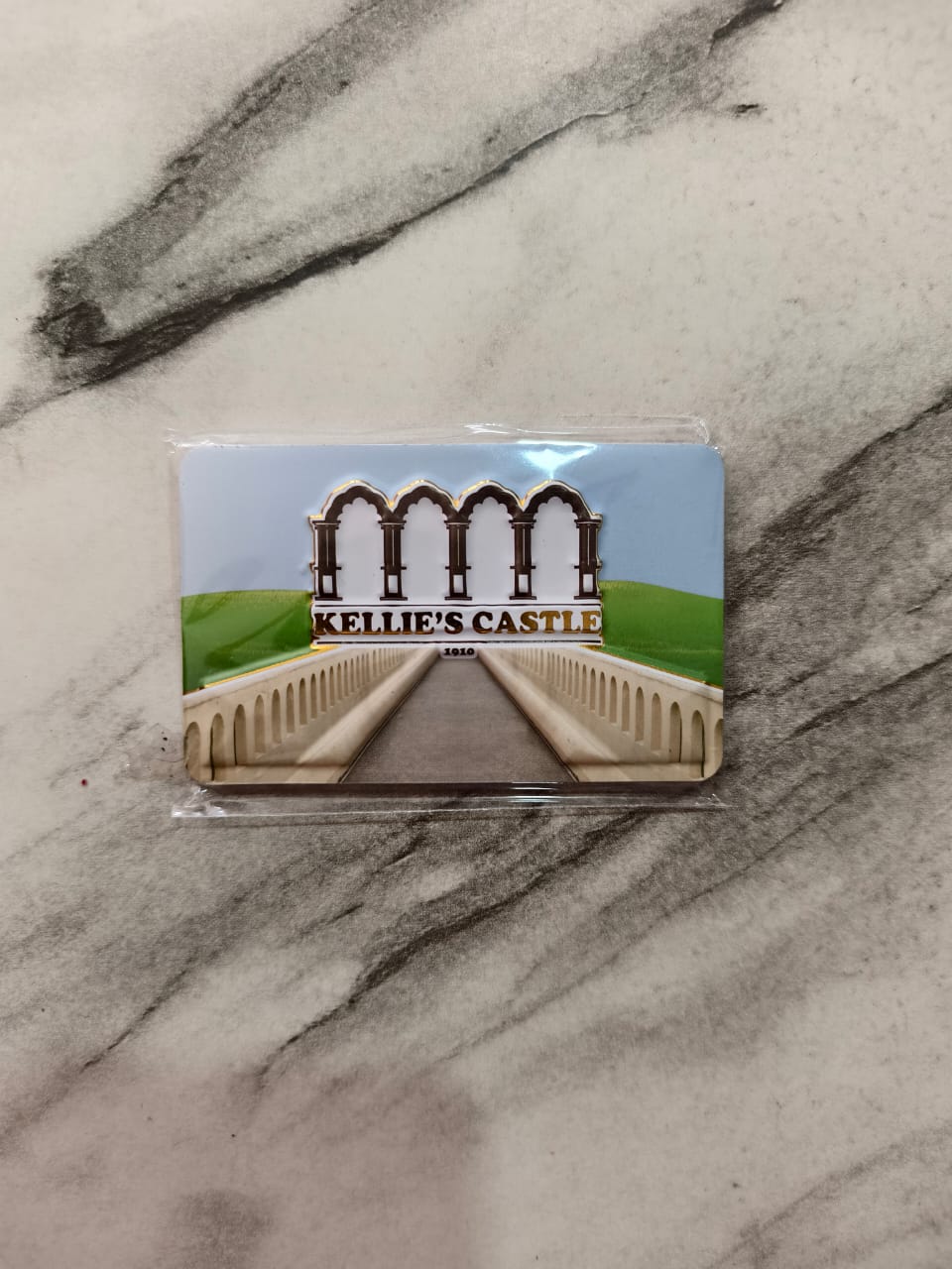 EMBOSS FRIDGE MAGNET KELLIE'S CASTLE D1